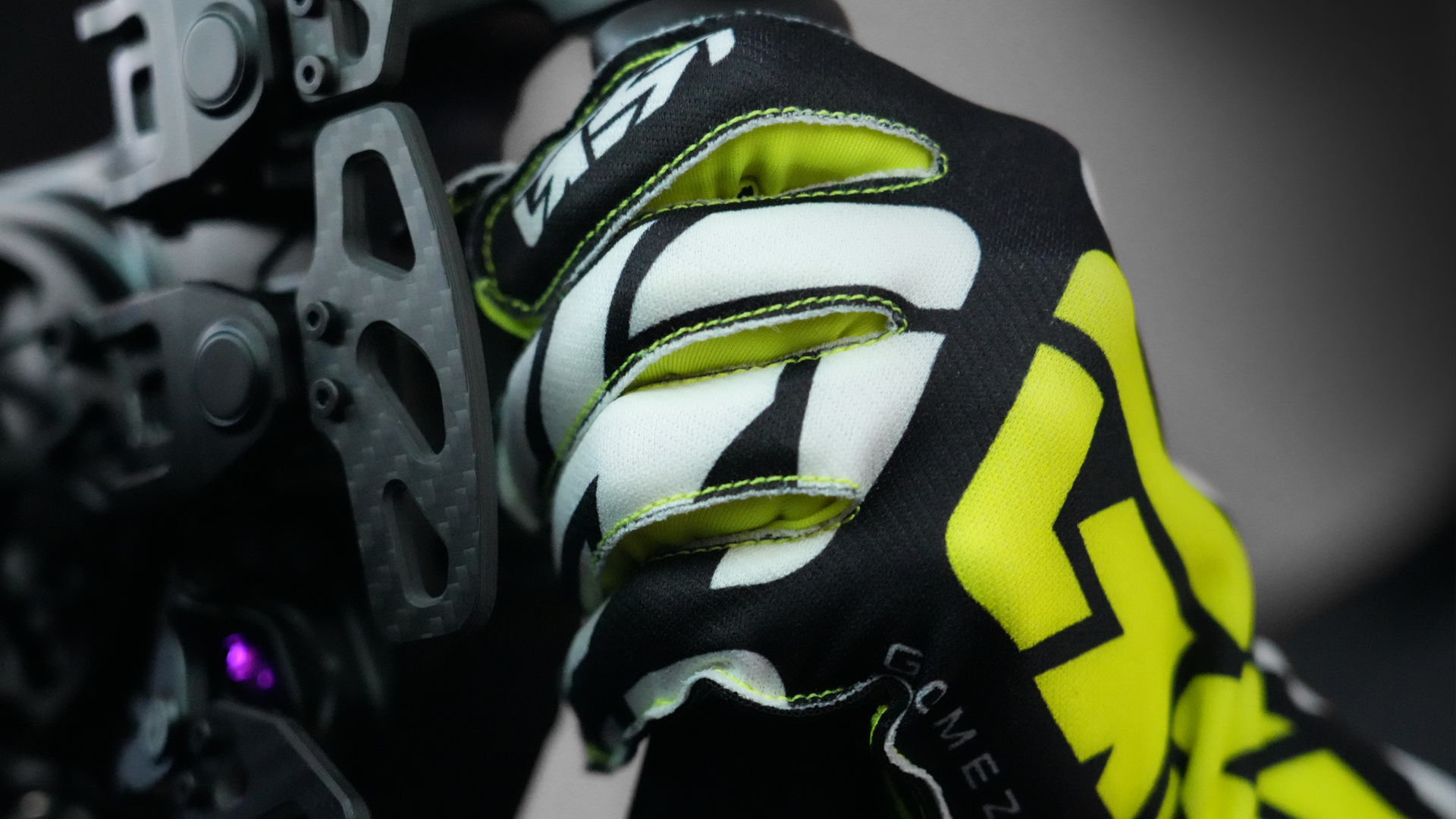 "Interlock" AeroFlex Long Gloves