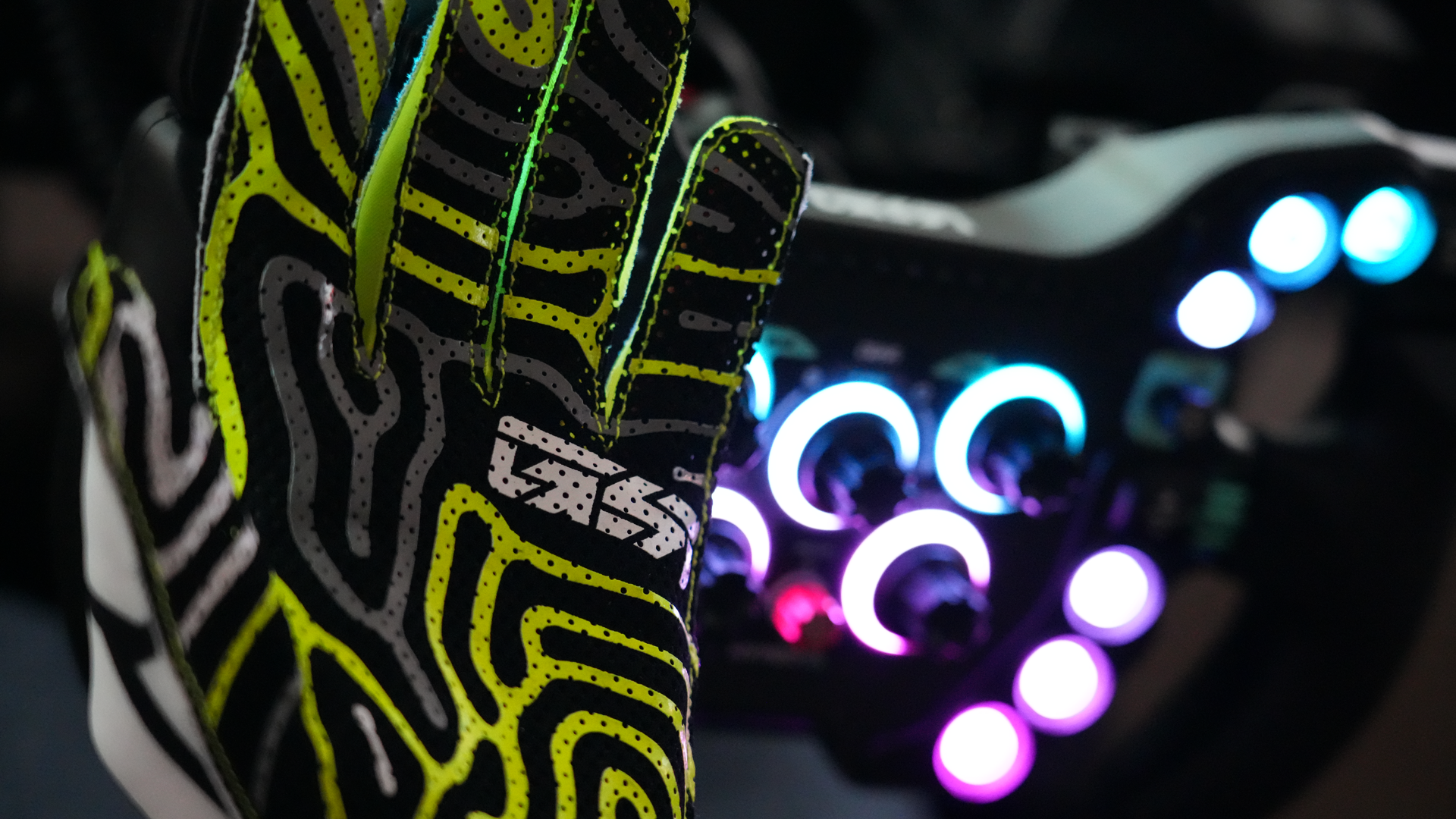 "Interlock" AeroFlex Long Gloves